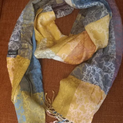 Tous scarf shawl like new, multicolored