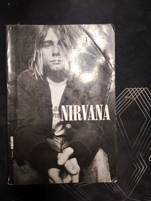Nirvana collectible book used, Sigareta editions