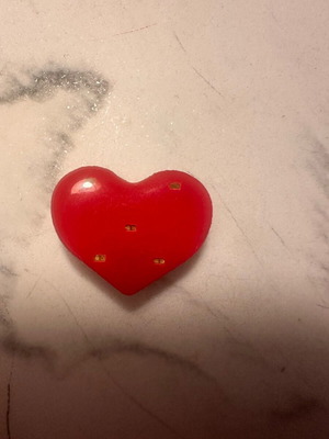 Pin heart brooch like new that blinks