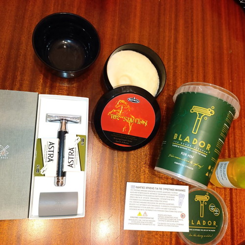 Mühle R89 shaving kit with Razorock soap, blades, brush, and bowl