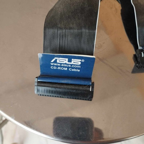 ASUS CD-ROM cable like new, very good condition