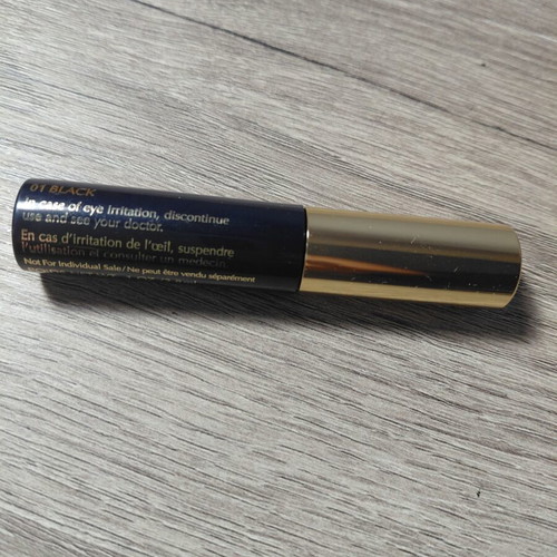 Estée Lauder Double Wear and Sumptuous Extreme Mascara set new, travel size