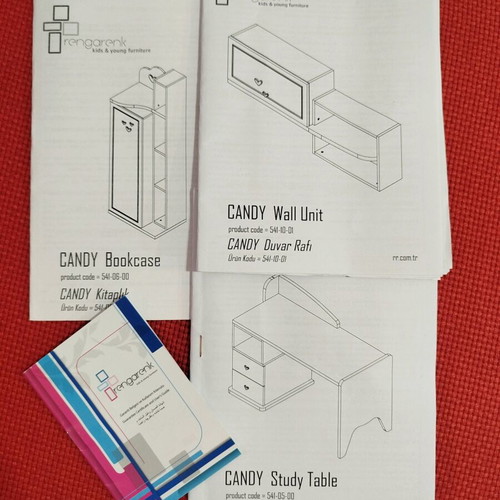 Candy children's desk set like new with chair