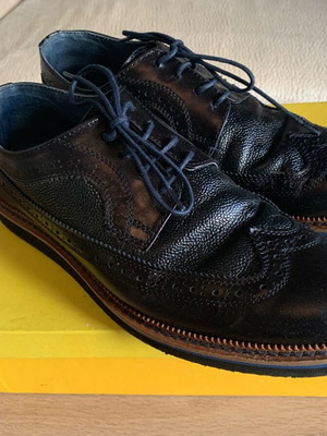 Man’s leather Oxford shoes Classico black size 42 like new