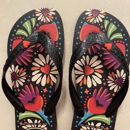 Havaianas flip flops with colorful original design