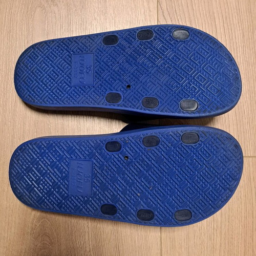 CUBANITAS kids' sandals used size 35 blue with basketball design
