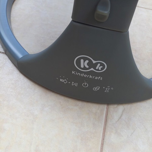 Electric baby rocker and swing 2 in 1 like new with 12 melodies