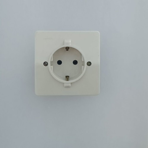 Legrand Schuko wall socket like new, white plastic
