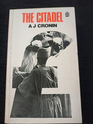 Book The Citadel by A. J. Cronin like new, English