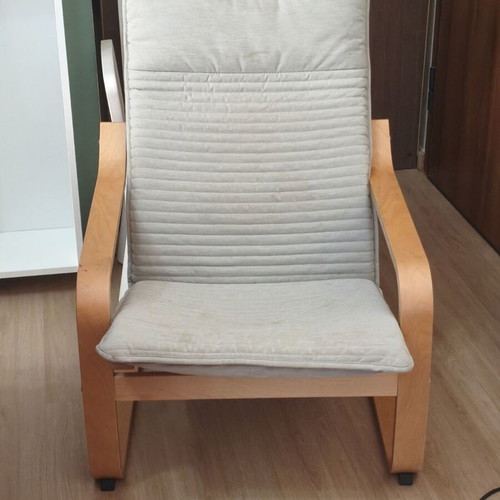 Armchair chair ideal for breastfeeding