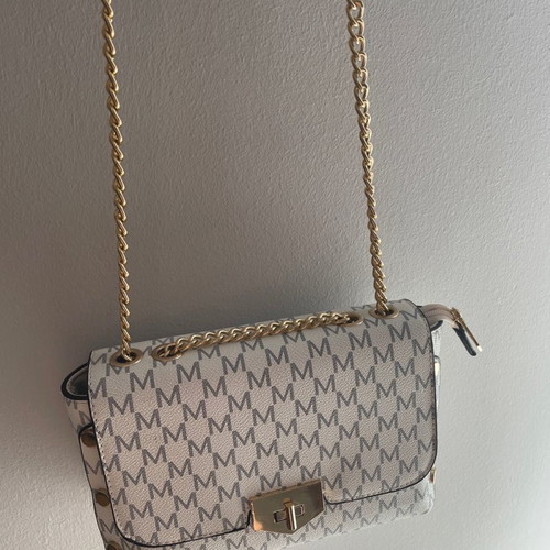 Shoulder bag used, crossbody and shoulder for all-day wear