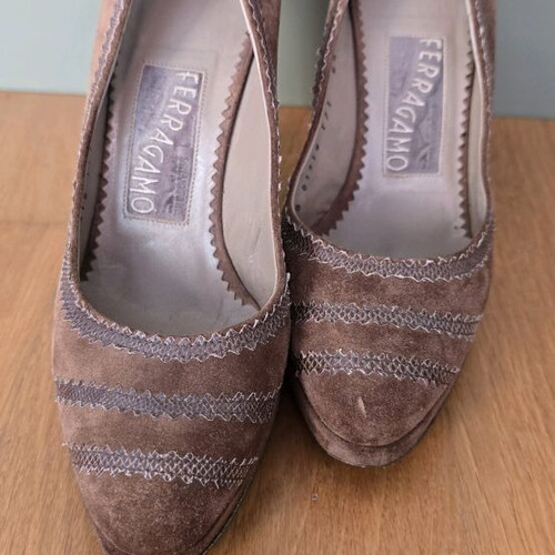 Salvatore Ferragamo women's brown pumps size 36.5 used