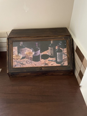 Wooden breadbox with design like new