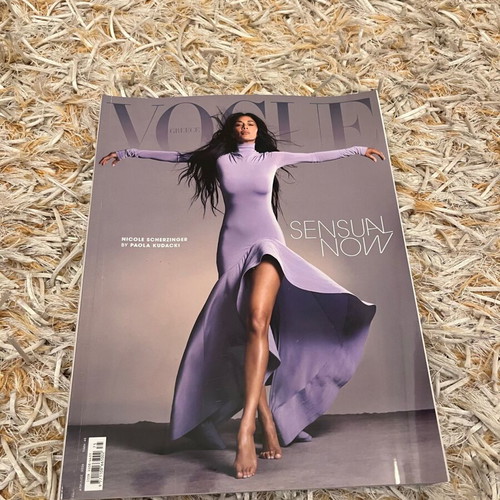Vogue magazines like new, pack of 3 issues