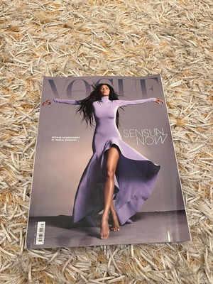Vogue magazines like new, pack of 3 issues