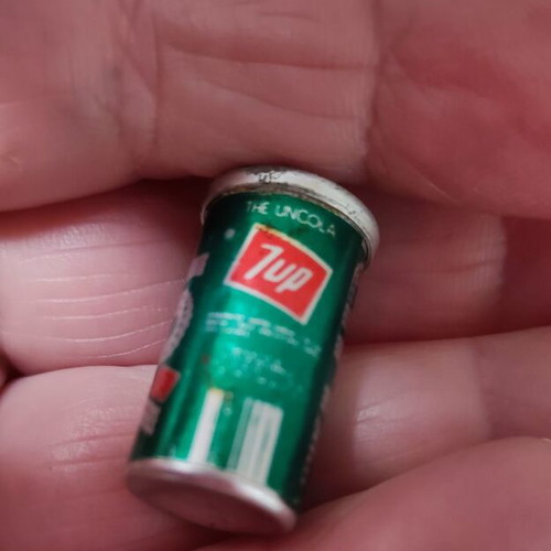 Seven Up 1980 miniature used, empty soda can