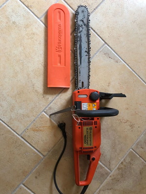 Huqsvvarna electric chainsaw 1600W used