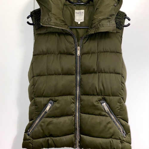Zara sleeveless jacket used, green, size M