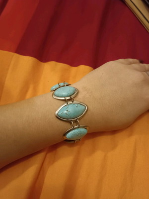 Women's bracelet used