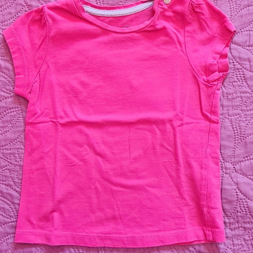 Pack of 12 t shirts for 2-year-old girl like new