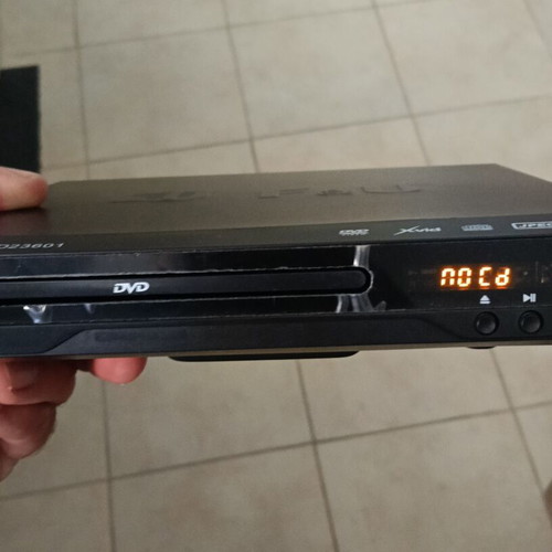 Dvd player F&U used, needs repair