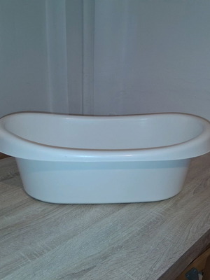 Baby bath white anti-slip with cap used