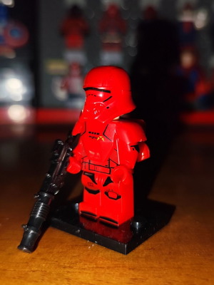 Sith Jet Trooper Star Wars minifigure with accessories