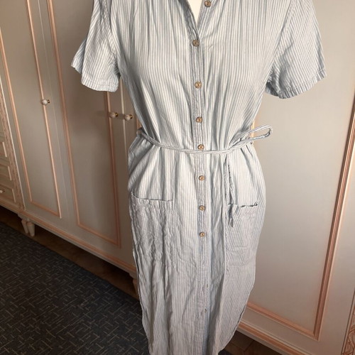 Pull & Bear shirt size S 36 8 like new, white and turquoise
