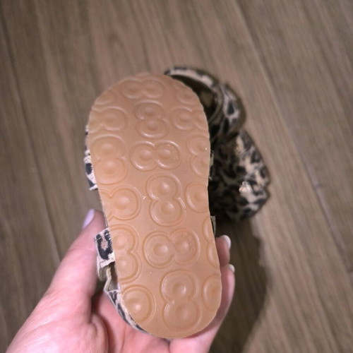 Girls' leopard sandals new with leather insole