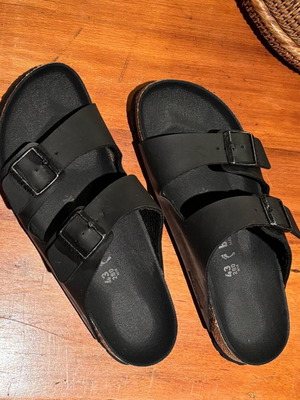 PSDN Pasadina sandal like new, black, size 43