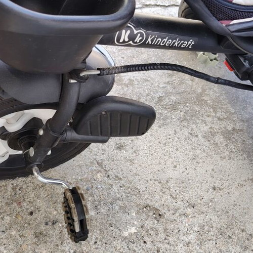 KinderKraft Aveo tricycle stroller used, 9 months to 5 years, black and white