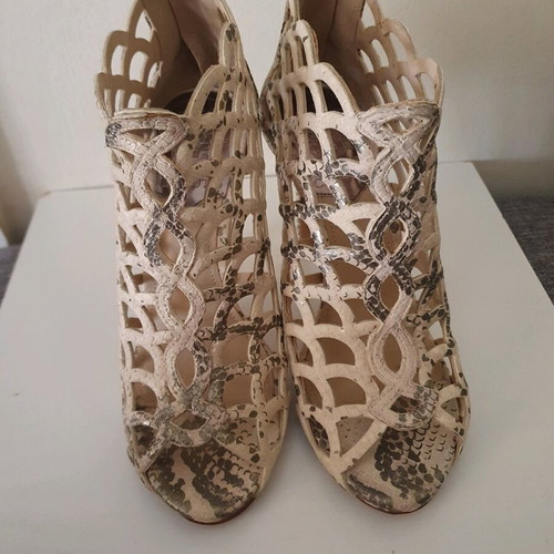 Vince Camuto leather shoes snake print size 36 like new