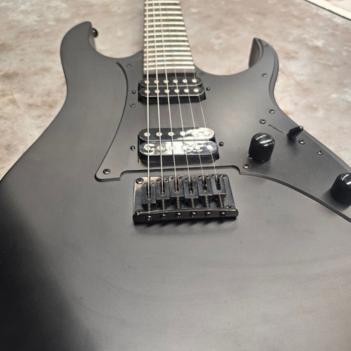 Ibanez GRG131 Black electric guitar like new, ideal for beginners