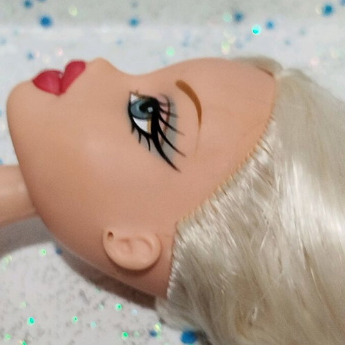 Bratz Play Sports Cloe doll used with flaws