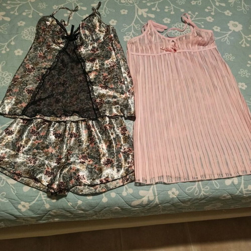 Set of 2 women's sleepwear pieces like new, size S