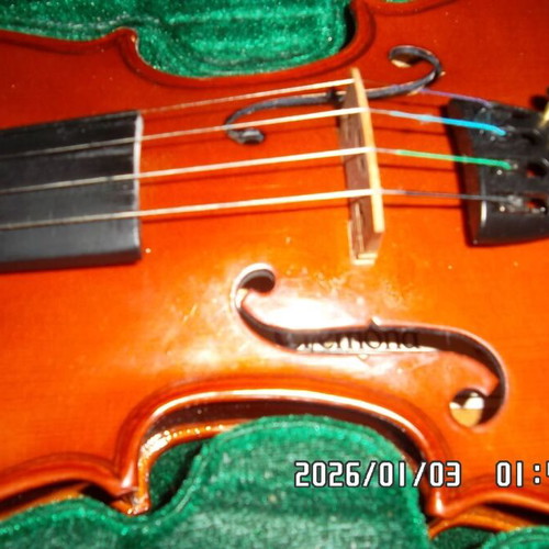 Cremona 1/4 Child Violin like new with case and accessories
