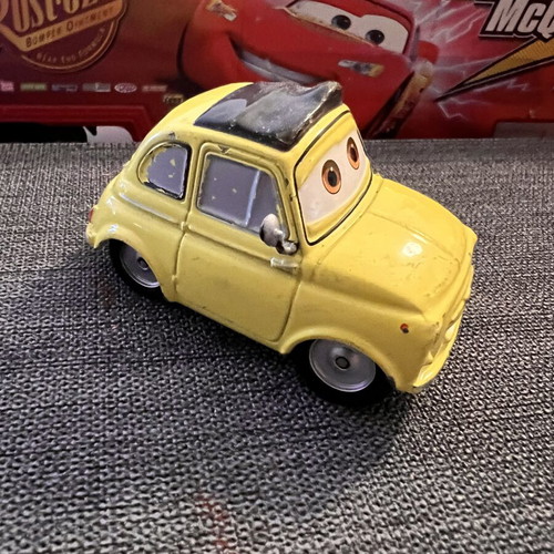 Disney Pixar Cars Luigi Deluxe 2016 Mattel 10 cm like new
