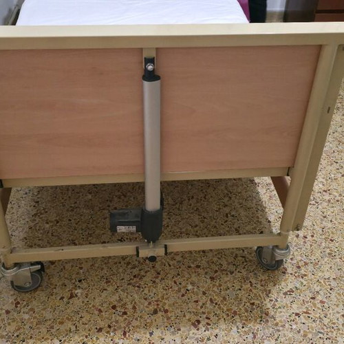 Single hospital bed like new with remote control and 4 motors