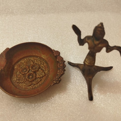 Vintage decorative items used, bronze and copper, 9 cm