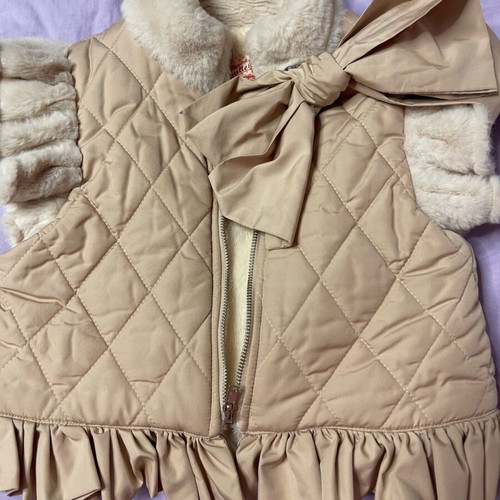 Girls' sleeveless vest like new, beige, age 4-5