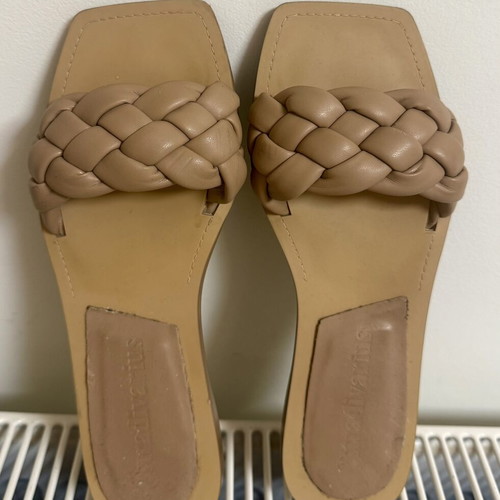 Stradivarius flat beige nude sandals mules like new, size 37