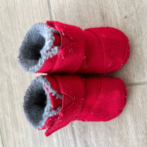 TOMS soft sole baby shoes used, size 19.5