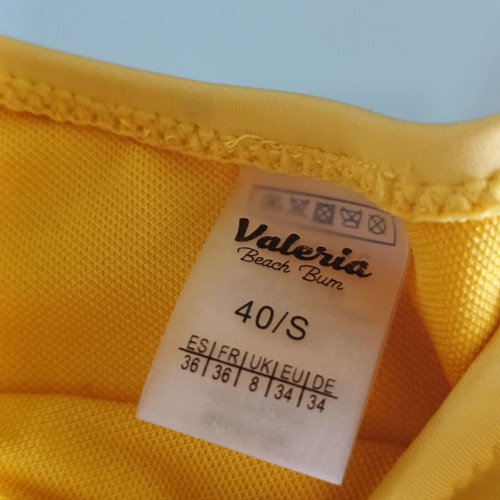 Valeria Beach Bum bikini new, size Small, yellow