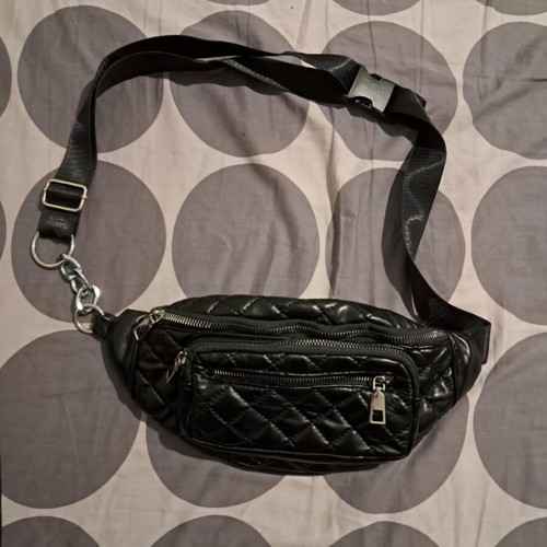 Black leatherette crossbody shoulder banana bag like new