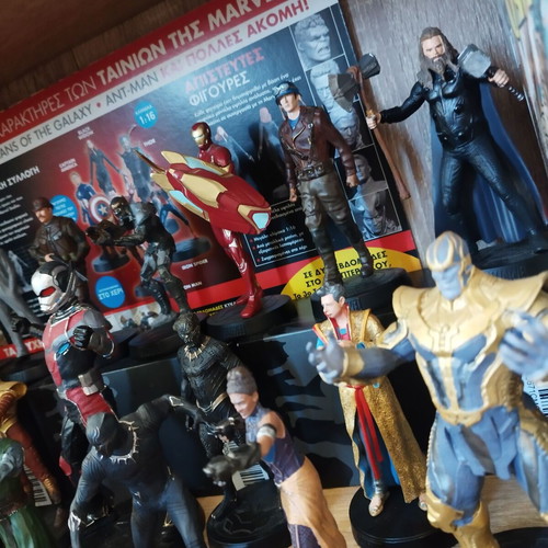 Marvel movie collection new, complete with 80 figures