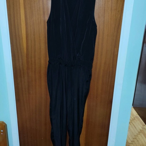 Stradivarius black sleeveless jumpsuit medium like new