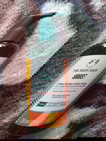 Boost Απολεπιστικό Σαπούνι Χεριών 250ml THE BODY SHOP