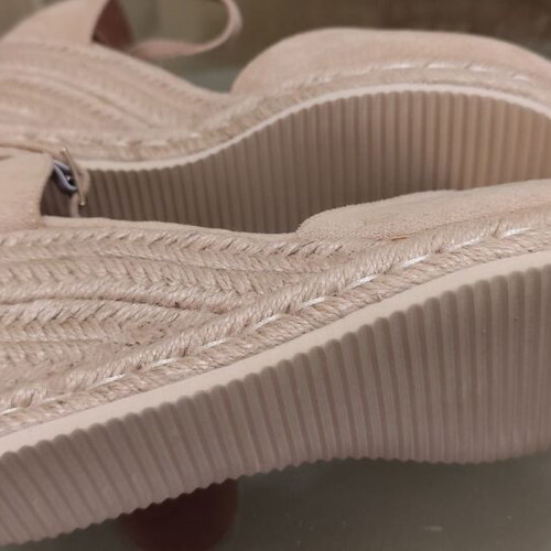 Beige suede platform sandals size 39 new with medium espadrille heel