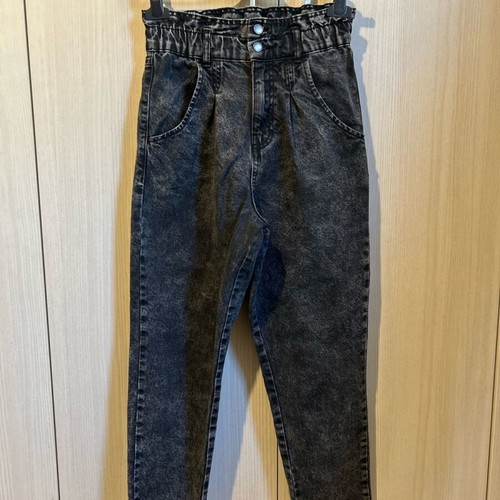 Stradivarius mom fit jeans like new, black washed, size XS