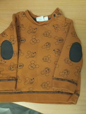 Mickey sweatshirt for 18 months like new